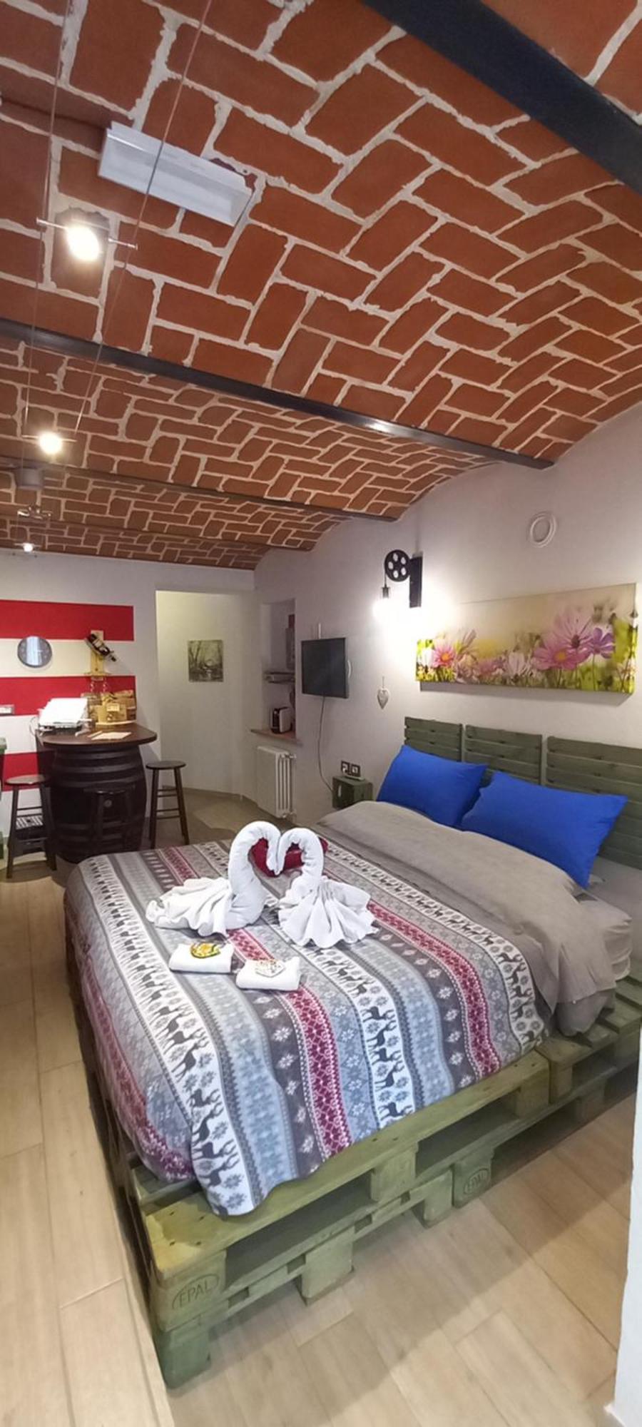 Casa Appartamento Vacanze La Fermata Delle Rondini Castello di Annone Zewnętrze zdjęcie