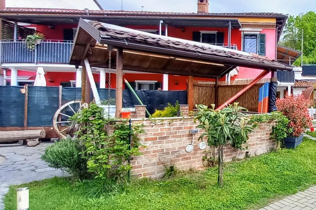 Casa Appartamento Vacanze La Fermata Delle Rondini Castello di Annone Zewnętrze zdjęcie
